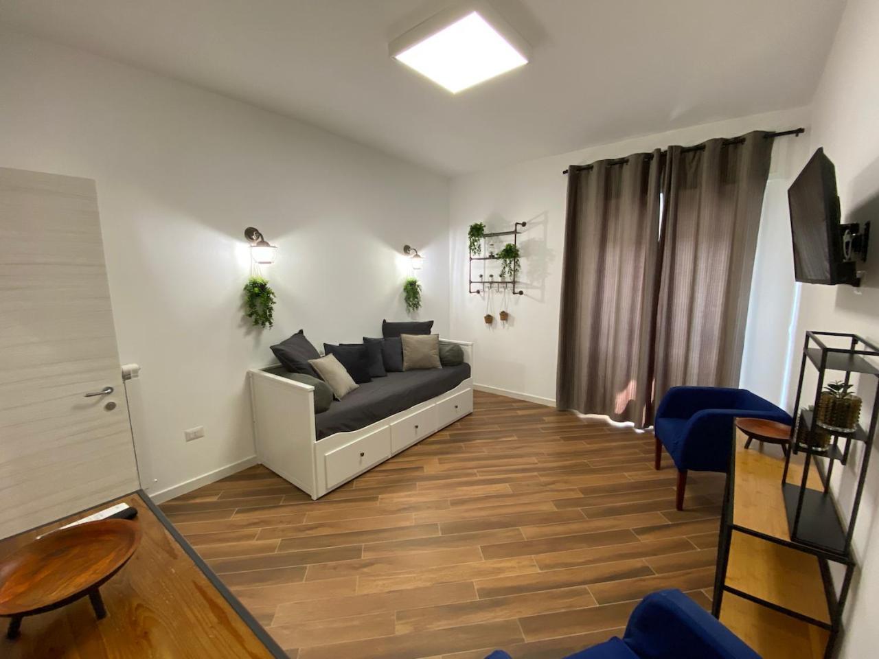 Apartment Fly