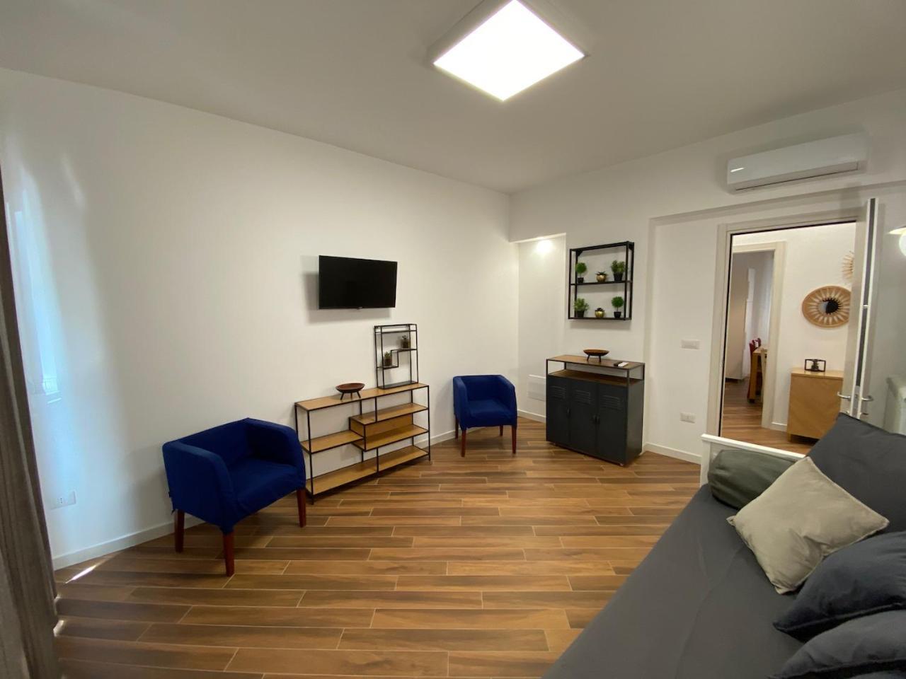 Fly Apartment